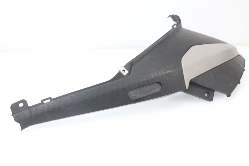 photo de COPERCHIO SOTTO SELLA DESTRO PIAGGIO NRG 50 (2004 - 2017)