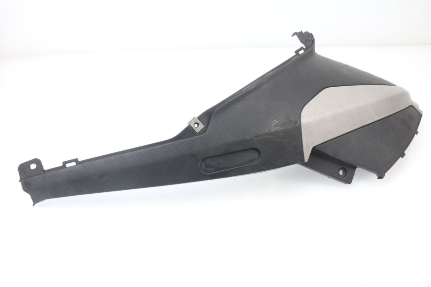 photo de COPERCHIO SOTTO SELLA DESTRO PIAGGIO NRG 50 (2004 - 2017)
