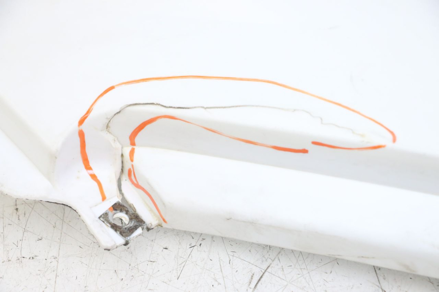 photo de COPERCHIO SOTTO SELLA DESTRO HYTRACK ST 170 (2020 - 2024) - Ricambio usato controllato