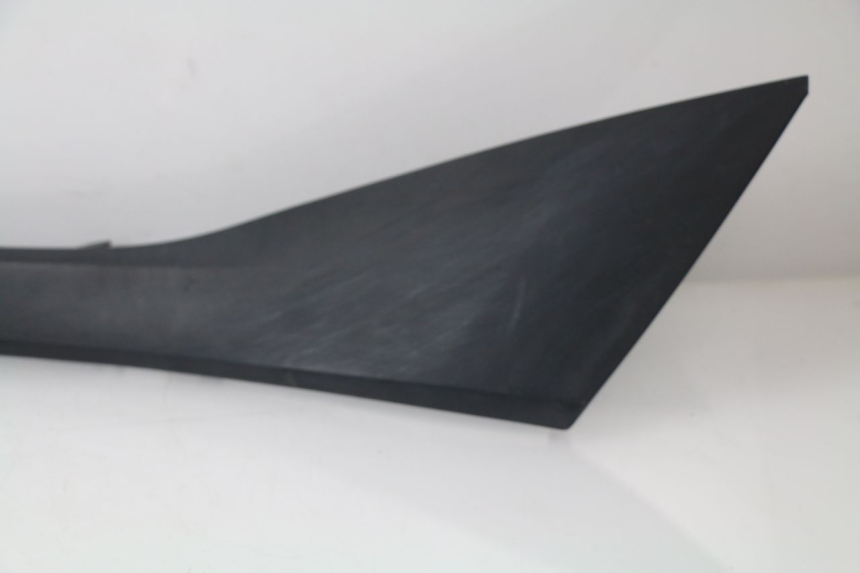 photo de COPERCHIO SOTTO SELLA DESTRO SUZUKI AN BURGMAN 400 (2006 - 2010)