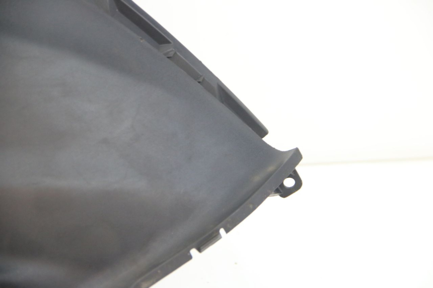 photo de CACHE SOTTO SELLA DESTRO SUZUKI SIXTEEN 125 (2008 - 2010)