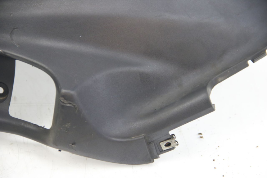 photo de CACHE SOTTO SELLA DESTRO SUZUKI SIXTEEN 125 (2008 - 2010)