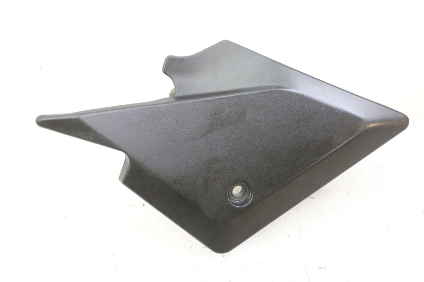 photo de CARENA SOTTO SELLA DESTRA SUZUKI SV S 650 (2003 - 2009)