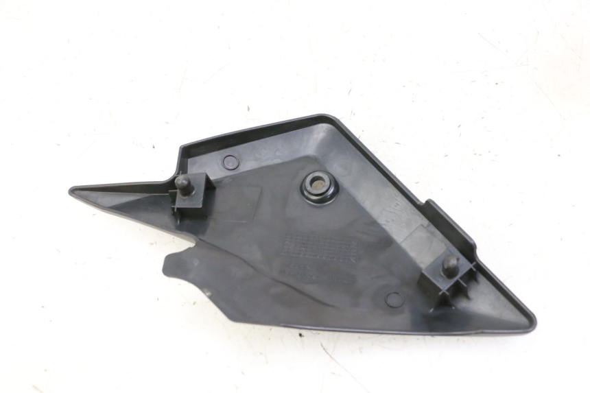 photo de CARENA SOTTO SELLA DESTRA SUZUKI SV S 650 (2003 - 2009)