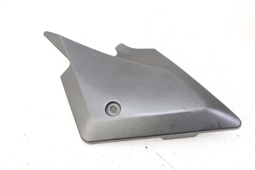 photo de CARENA SOTTO SELLA DESTRA SUZUKI SV S 650 (2003 - 2009)