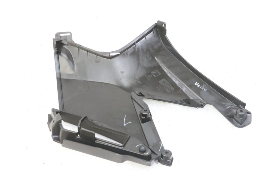 photo de COPERCHIO SOTTO SELLA DESTRO APRILIA SXR 50 (2021 - 2023)