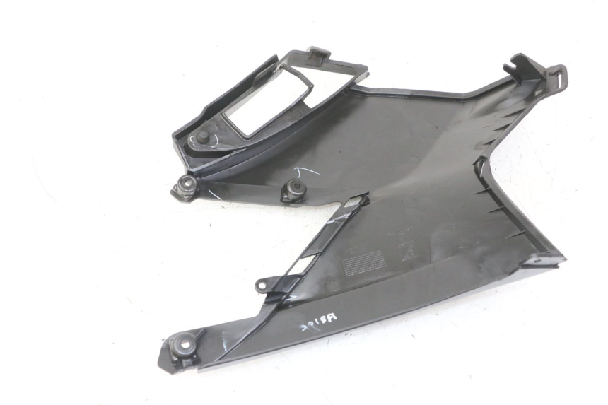 photo de COPERCHIO SOTTO SELLA DESTRO APRILIA SXR 50 (2021 - 2023)