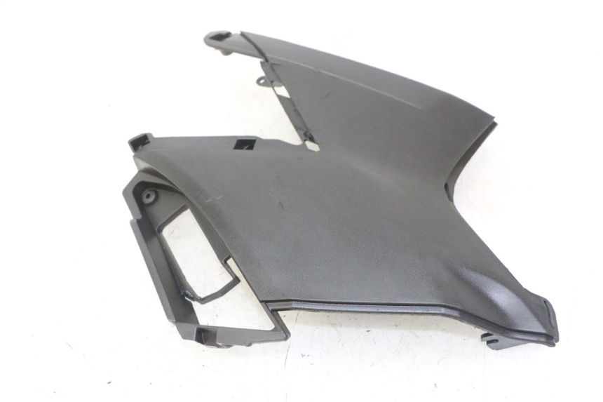 photo de COPERCHIO SOTTO SELLA DESTRO APRILIA SXR 50 (2021 - 2023)