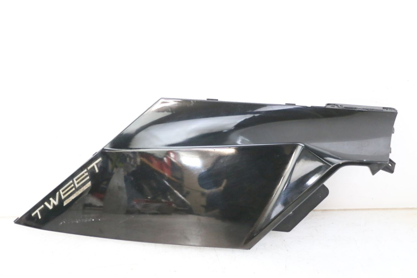 photo de COPERCHIO SOTTO SELLA DESTRO PEUGEOT TWEET 4T 50 (2023 - 2025)