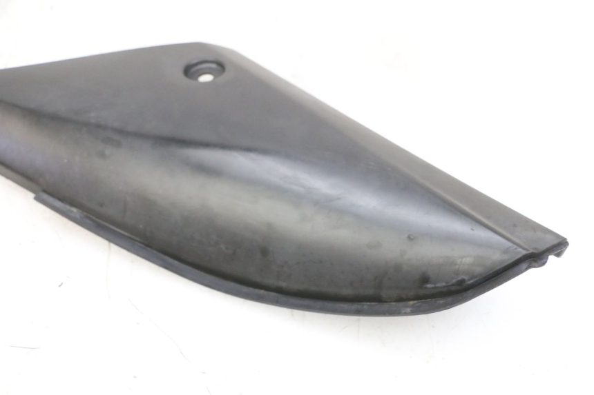 photo de CARENA SOTTO SELLA DESTRA YAMAHA TZR 50 (2008 - 2016) - Dettagli dei punti di fissaggio