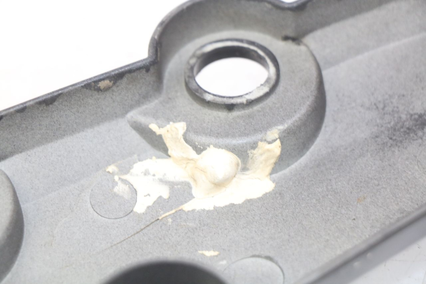 photo de COPERCHIO SOTTO SELLA DESTRO SYM WOLF SB 125 (2011 - 2018)