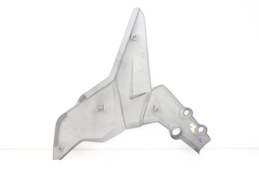 photo de COPERCHIO SOTTO SELLA DESTRO SYM WOLF SB 125 (2011 - 2018)