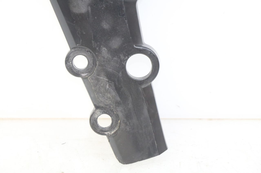 photo de COPERCHIO SOTTO SELLA DESTRO SYM WOLF SB 125 (2011 - 2018)