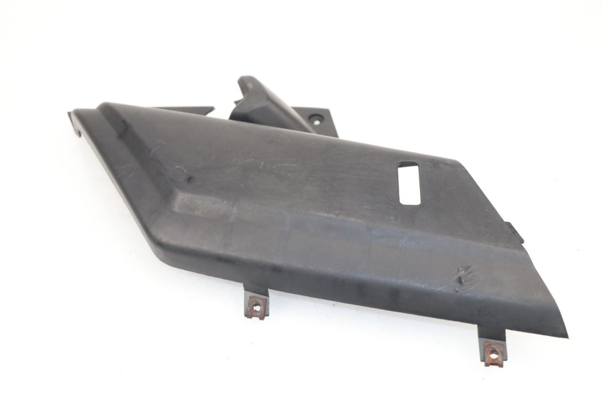 photo de COPERCHIO SOTTO SELLA DESTRO YAMAHA XMAX X-MAX 125 (2006 - 2009)