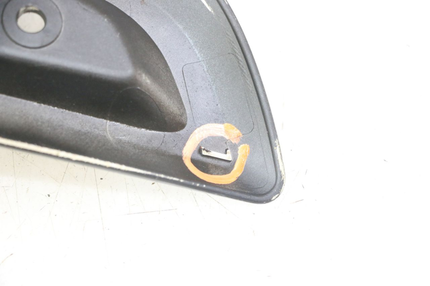 photo de COPERCHIO SOTTO SELLA DESTRO YAMAHA X-MAX XMAX 125 (2010 - 2014)