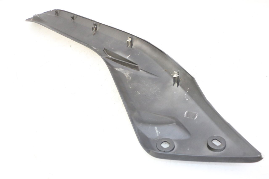 photo de COPERCHIO SOTTO SELLA DESTRO YAMAHA X-MAX XMAX 125 (2010 - 2014)