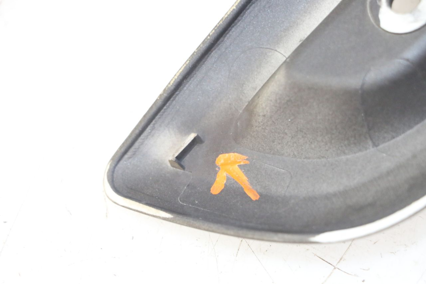 photo de COPERCHIO SOTTO SELLA DESTRO YAMAHA X-MAX XMAX 125 (2010 - 2014)