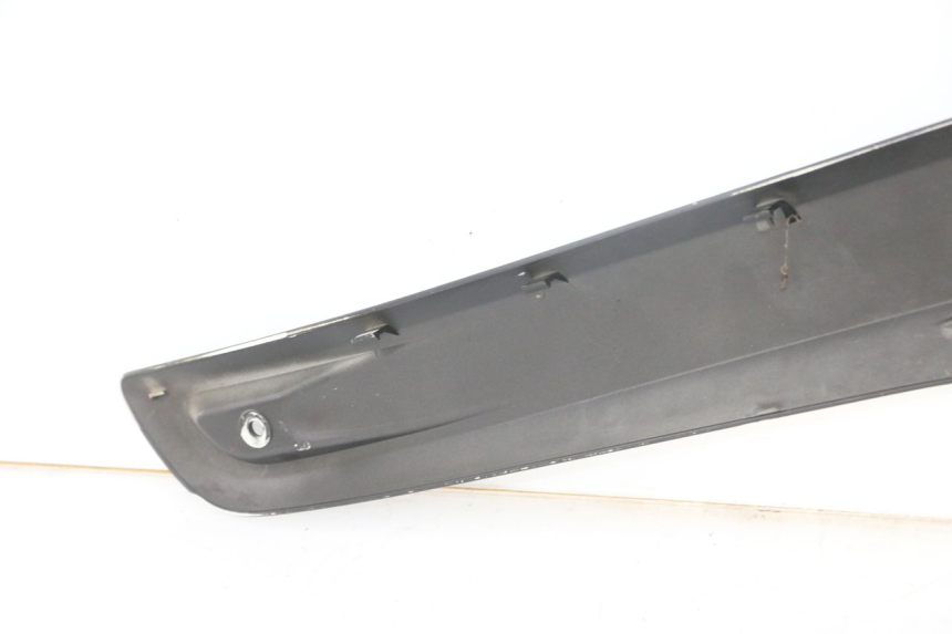 photo de COPERCHIO SOTTO SELLA DESTRO YAMAHA X-MAX XMAX 125 (2010 - 2014)