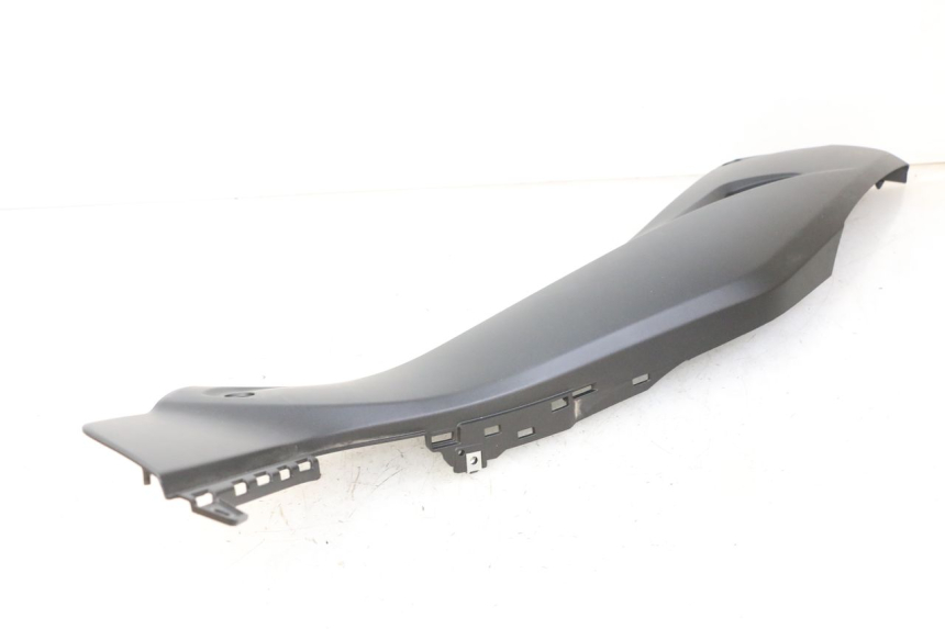 photo de CARENA SOTTO SELLA DESTRA YAMAHA XMAX X-MAX 125 (2021 - 2025)