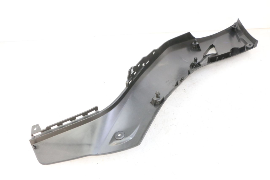 photo de CARENA SOTTO SELLA DESTRA YAMAHA XMAX X-MAX 125 (2021 - 2025)
