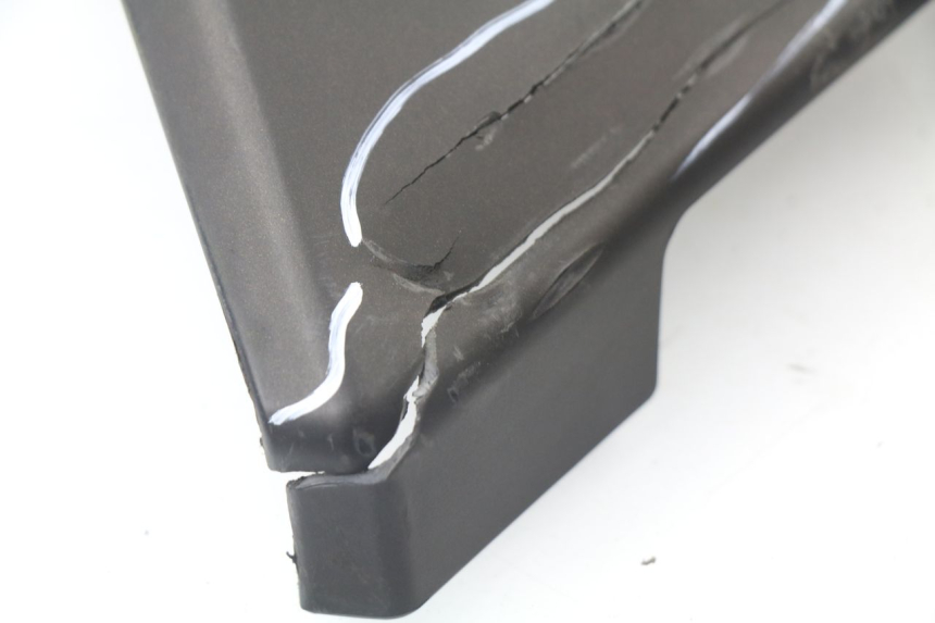 photo de COPERCHIO SOTTO SELLA DESTRO YAMAHA XP T-MAX TMAX ABS 530 (2012 - 2015)