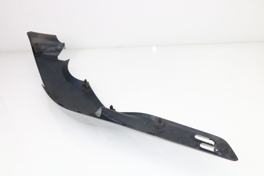 photo de COPERCHIO SOTTO SELLA DESTRO YAMAHA XP T-MAX TMAX 500 (2004 - 2007)