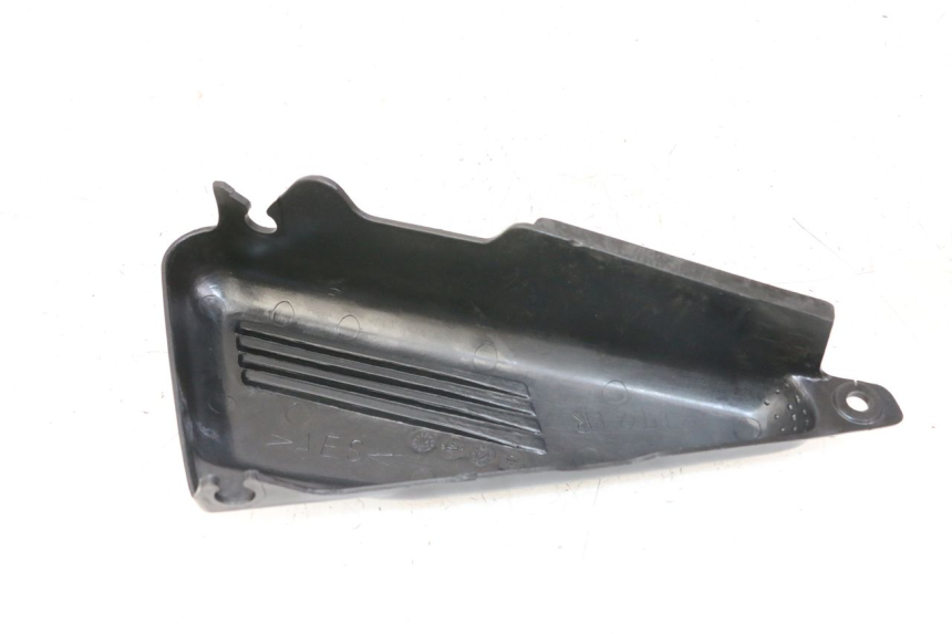 photo de CARENA SOTTO SELLA DESTRA YAMAHA FZS FAZER 600 (2001 - 2003)
