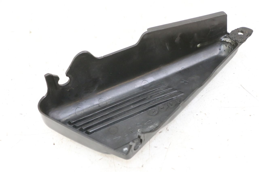 photo de CARENA SOTTO SELLA DESTRA YAMAHA FZS FAZER 600 (2001 - 2003)