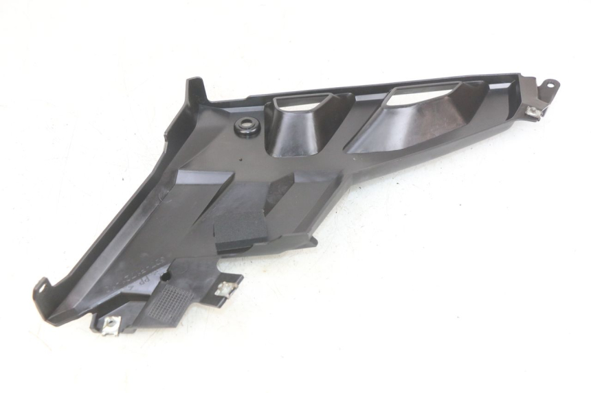 photo de COPERCHIO SOTTO SELLA DESTRO YAMAHA MT ABS 125 (2014 - 2018)