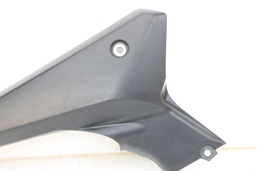 photo de COPERCHIO SOTTO SELLA DESTRO YAMAHA XJ6 ABS 600 (2008 - 2016)