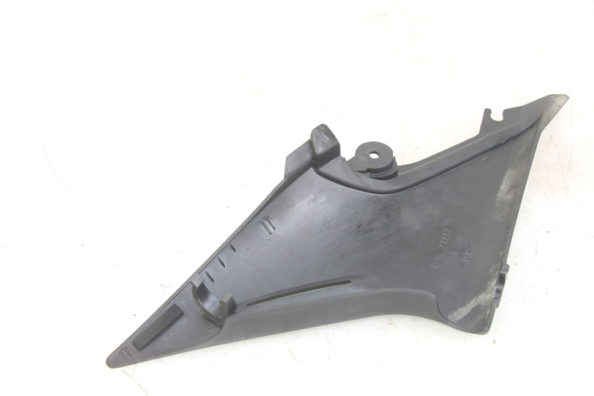photo de COPERCHIO SOTTO SELLA DESTRO YAMAHA XJN DIVERSION 600 (2000 - 2003)