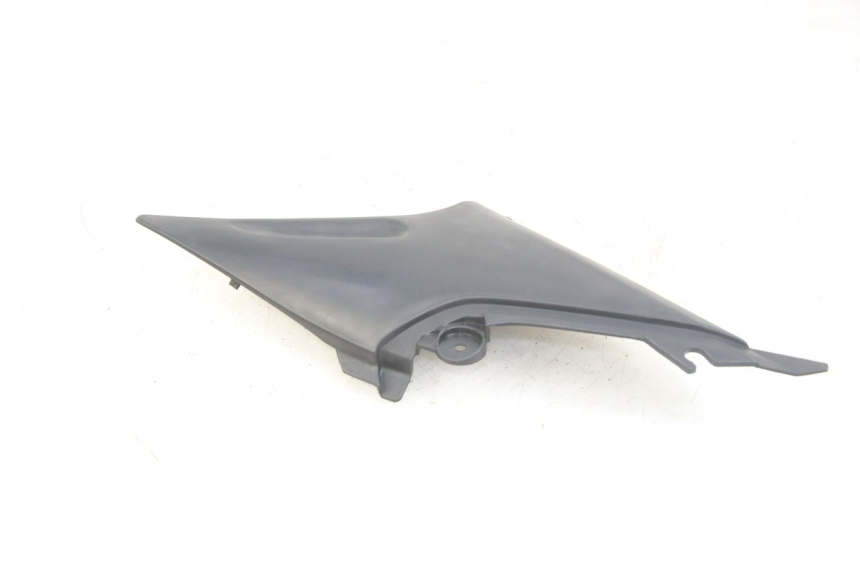 photo de COPERCHIO SOTTO SELLA DESTRO YAMAHA XJN DIVERSION 600 (2000 - 2003)