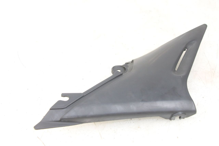 photo de COPERCHIO SOTTO SELLA DESTRO YAMAHA XJN DIVERSION 600 (2000 - 2003)
