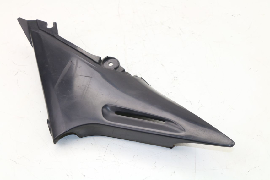 photo de COPERCHIO SOTTO SELLA DESTRO YAMAHA XJN DIVERSION 600 (2000 - 2003)