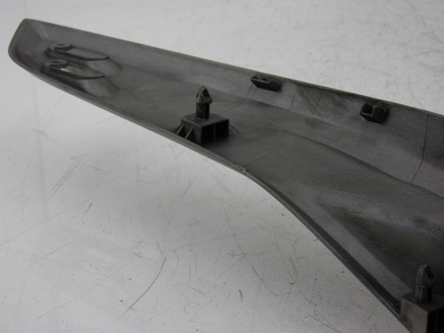 photo de COPERCHIO SOTTO SELLA DESTRO YAMAHA XP T-MAX TMAX 500 (2004 - 2007)