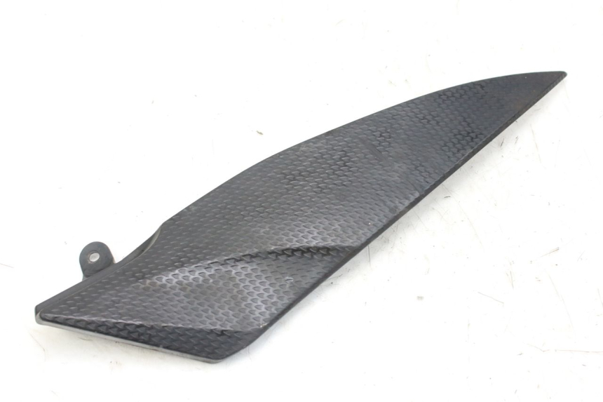photo de COPERCHIO SOTTO SELLA DESTRO YAMAHA YZF R1 1000 (2007 - 2008)