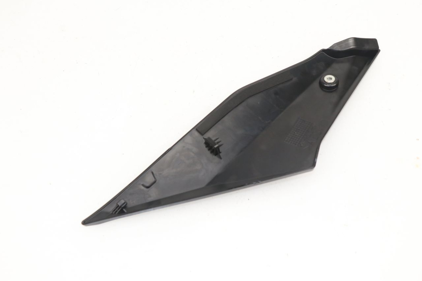 photo de COPERCHIO SOTTO SELLA DESTRO YAMAHA YZF R1M R1 M 1000 (2015 - 2020)