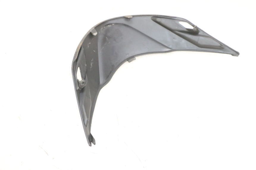 photo de COPERCHIO SOTTO SELLA PIAGGIO FLY 4T 50 (2013 - 2017) - Altra angolazione