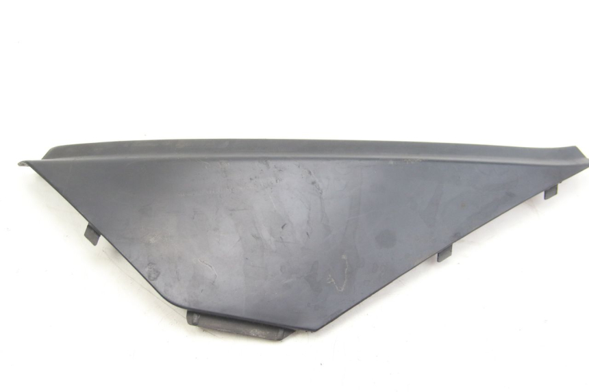photo de COPERCHIO SOTTO SELLA SINISTRO APRILIA ATLANTIC 500 (2002 - 2003)