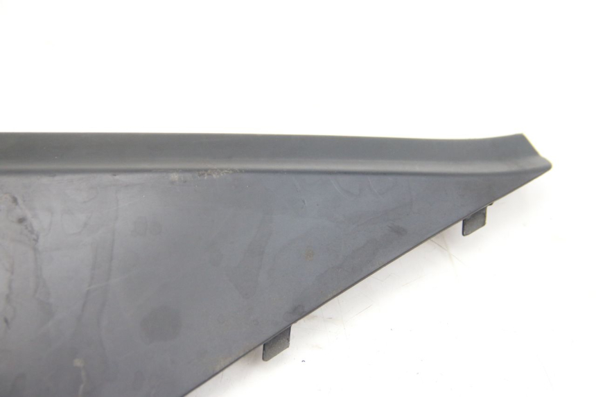 photo de COPERCHIO SOTTO SELLA SINISTRO APRILIA ATLANTIC 500 (2002 - 2003)