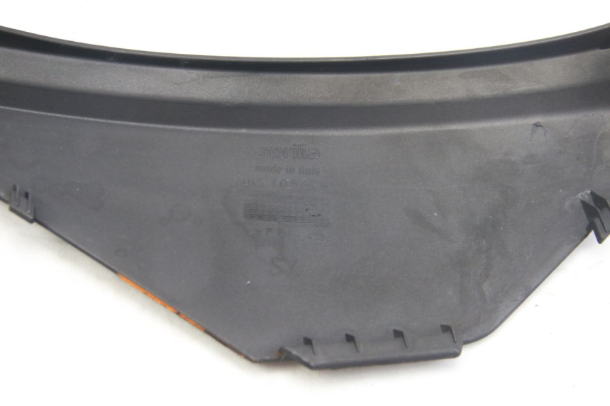 photo de COPERCHIO SOTTO SELLA SINISTRO APRILIA ATLANTIC 500 (2002 - 2003)