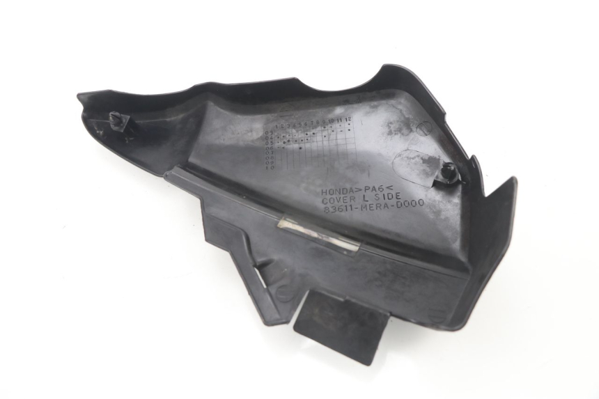 photo de COPERCHIO SOTTO SELLA SINISTRO HONDA CBF 500 (2004 - 2007)