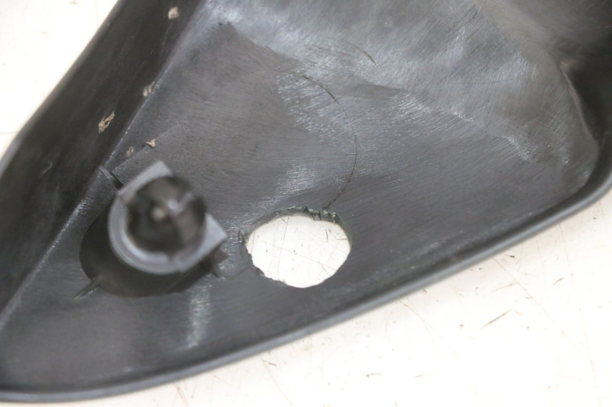 photo de COPERCHIO SOTTO SELLA SINISTRO HONDA CBF 500 (2004 - 2007)