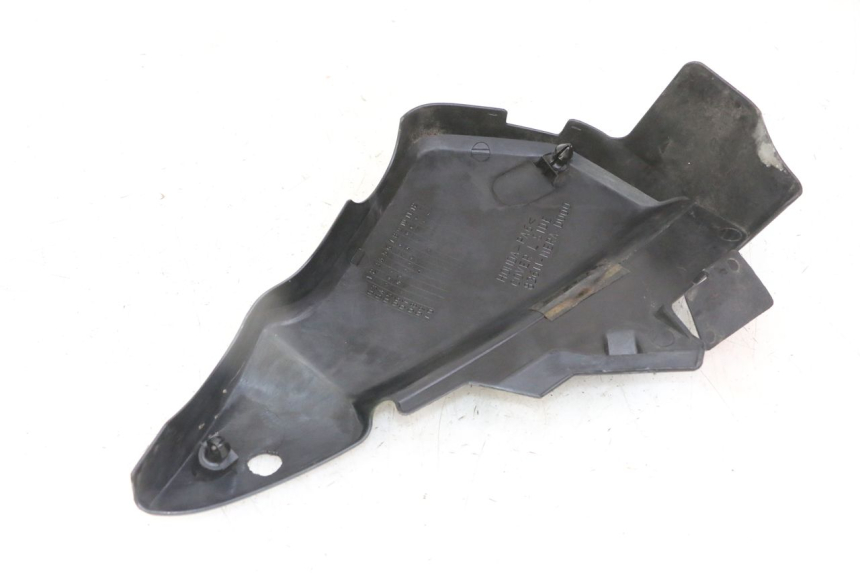 photo de COPERCHIO SOTTO SELLA SINISTRO HONDA CBF 500 (2004 - 2007)