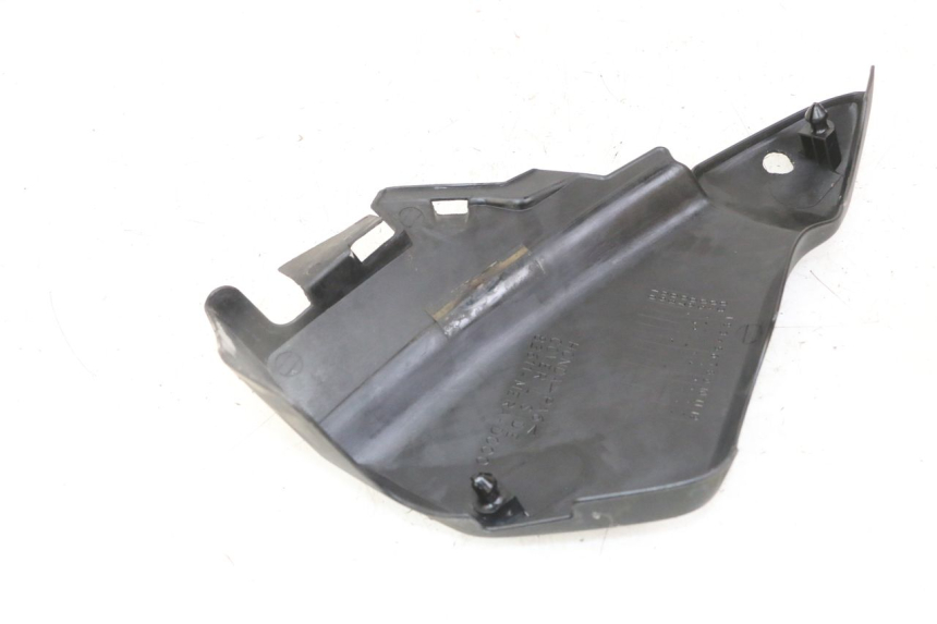 photo de COPERCHIO SOTTO SELLA SINISTRO HONDA CBF 500 (2004 - 2007)