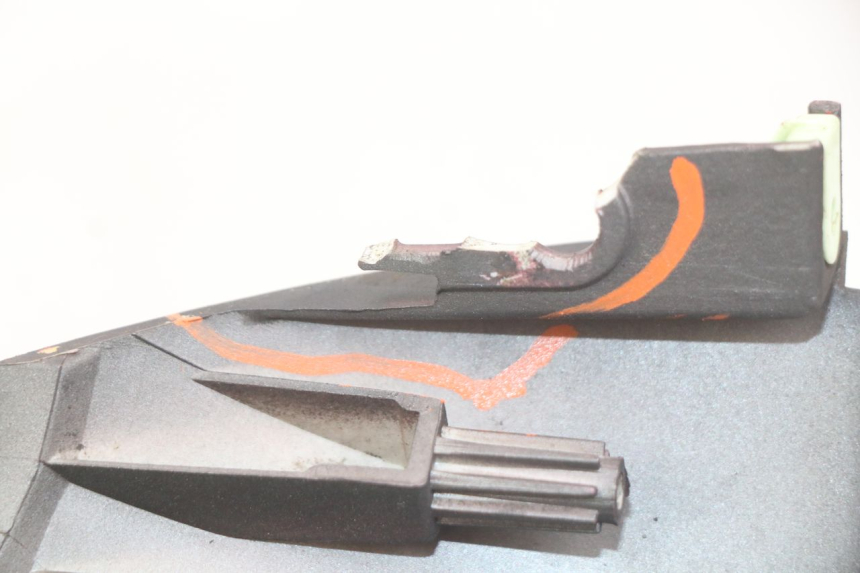 photo de CACHE SOTTO SELLA SINISTRA PEUGEOT DJANGO 4T 50 (2014 - 2019)