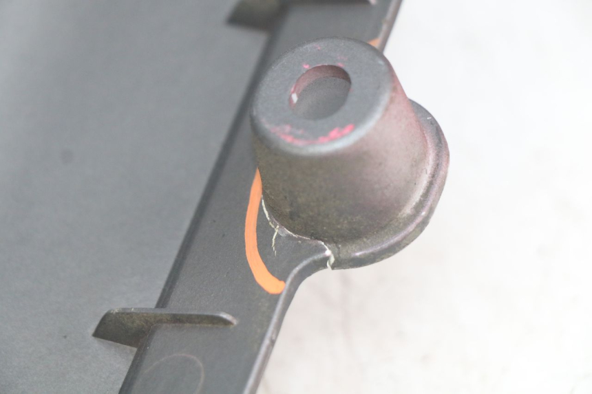 photo de CACHE SOTTO SELLA SINISTRA PEUGEOT DJANGO 4T 50 (2014 - 2019)