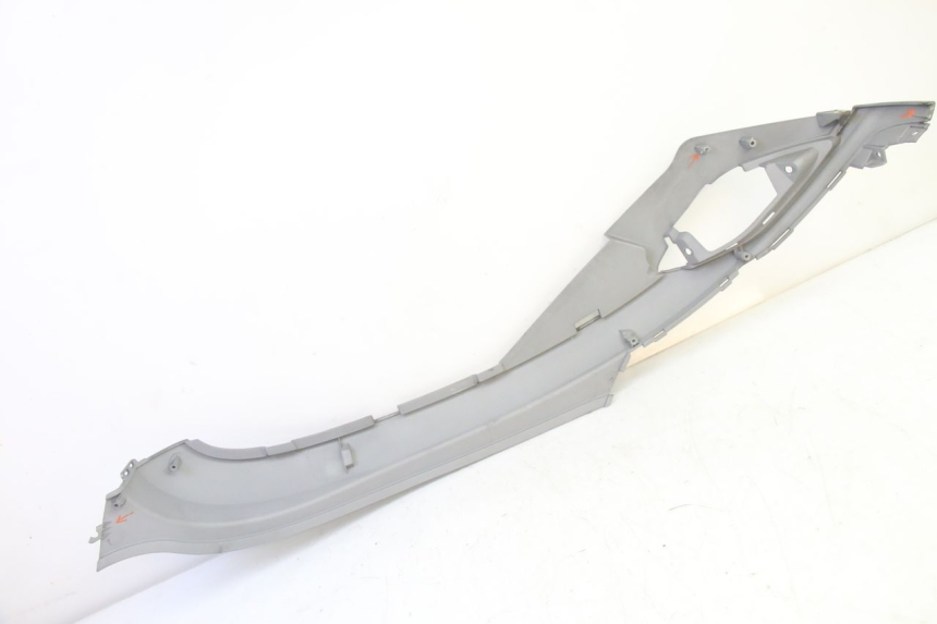 photo de CACHE SOTTO SELLA SINISTRO SYM FIDDLE 3 III 125 (2014 - 2020) - Primo piano tecnico