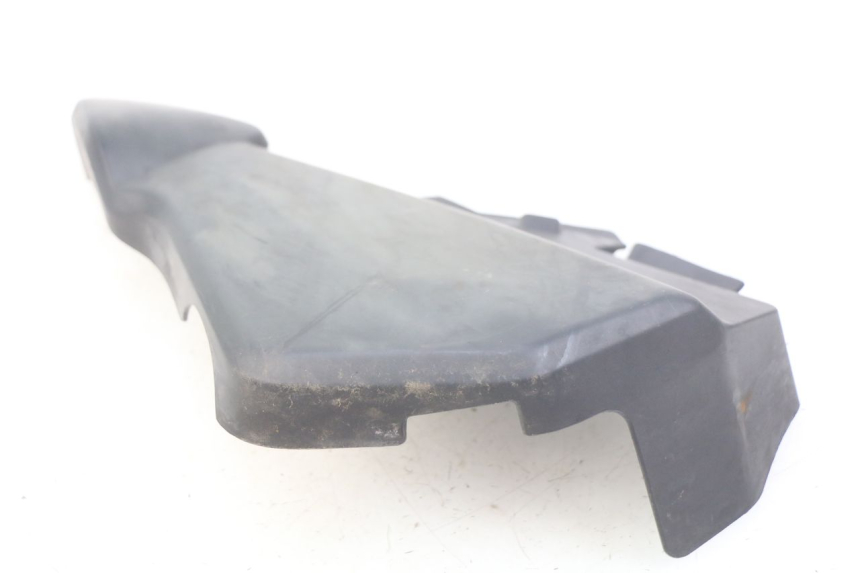 photo de COPERCHIO SOTTO SELLA SINISTRO HONDA CBF 500 (2004 - 2007)