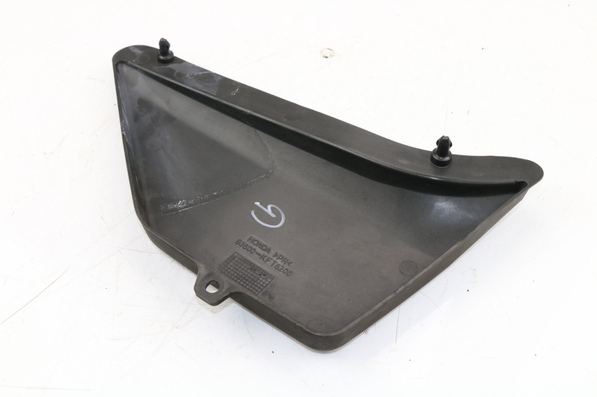 photo de COPERCHIO SOTTO SELLA SINISTRO HONDA CLR CITYFLY 125 (1998 - 2003)